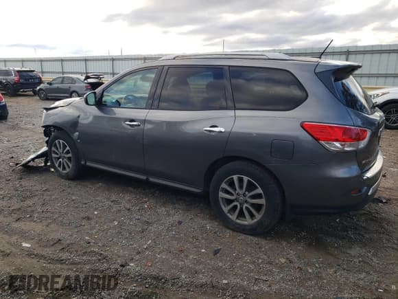 ✅ 2016 Nissan Pathfinder Platinum • VIN: 5N1AR2MM4GC623435 • Lot: 91979245. Listed on Copart with 120,949 mi. Free auction sales archive from the USA and detailed vehicle history report at DreamBid. Image 2.