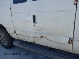 ✅ 2010 Ford Econoline Cargo Commercial • VIN: 1FTNE2EW7ADA28548 • Лот: 42123746. Опубликован ранее на IAAI с пробегом 422 296 миль. Бесплатный доступ к архиву аукционных продаж из США и подробный отчёт об истории автомобиля на DreamBid. Изображение 6.