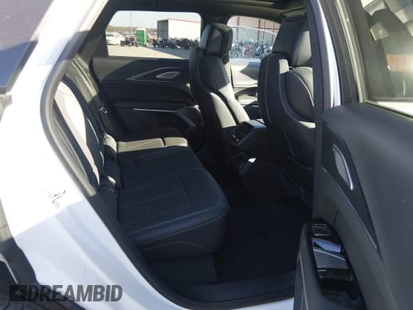 ✅ 2024 Cadillac LYRIQ Sport • VIN: 1GYKPVRL7RZ121464 • Лот: 43928954. Опубликован ранее на IAAI с пробегом 8 954 миль. Бесплатный доступ к архиву аукционных продаж из США и подробный отчёт об истории автомобиля на DreamBid. Изображение 8.