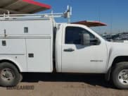 ✅ 2010 Chevrolet Silverado 2500HD • VIN: 1GB3KVBK5AF153253 • Lot: 42129825. Wystawiony na IAAI z przebiegiem 302 599 mil. Bezpłatny archiwum sprzedaży aukcyjnych z USA i szczegółowy raport historii pojazdu na DreamBid. Zdjęcie 13.