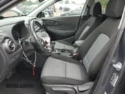 ✅ 2019 Hyundai Kona SEL • VIN: KM8K22AA1KU320425 • Лот: 69321573. Опубликован ранее на Copart с пробегом 82 913 миль. Бесплатный доступ к архиву аукционных продаж из США и подробный отчёт об истории автомобиля на DreamBid. Изображение 7.