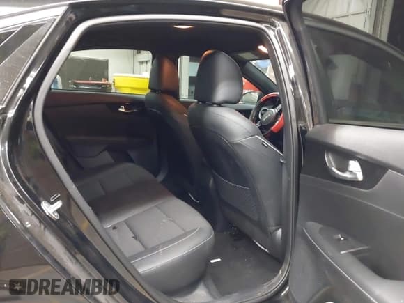 ✅ 2024 Kia Forte GT-Line • VIN: 3KPF54AD2RE786750 • Lot: 43116842. Listed on IAAI with 3,080 mi. Free auction sales archive from the USA and detailed vehicle history report at DreamBid. Image 8.