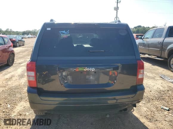 ✅ 2011 Jeep Patriot Sport • VIN: 1J4NT1GB4BD142318 • Lot: 66643055. Wystawiony na Copart z przebiegiem 171 550 mil. Bezpłatny archiwum sprzedaży aukcyjnych z USA i szczegółowy raport historii pojazdu na DreamBid. Zdjęcie 6.