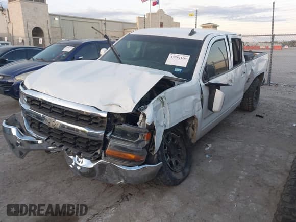 ✅ 2019 Chevrolet Silverado 1500 LT • VIN: 2GCRCPEC5K1113587 • Lot: 43794100. Wystawiony na IAAI z przebiegiem 116 779 mil. Bezpłatny archiwum sprzedaży aukcyjnych z USA i szczegółowy raport historii pojazdu na DreamBid. Zdjęcie 17.