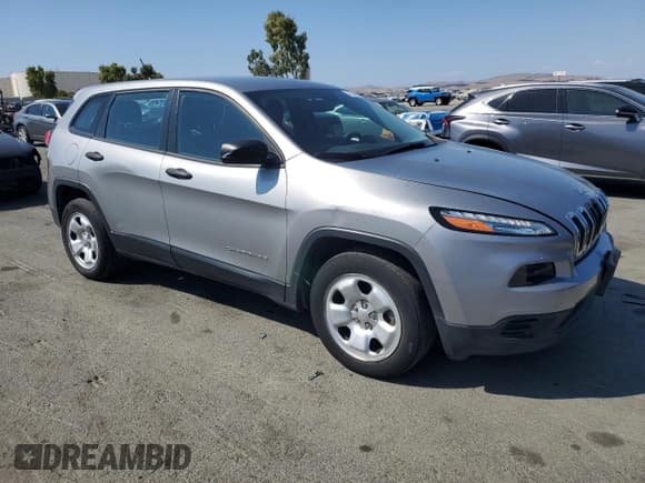 ✅ 2016 Jeep Cherokee Sport • VIN: 1C4PJLABXGW274231 • Lot: 71546155. Listed on Copart with 29,370 mi. Free auction sales archive from the USA and detailed vehicle history report at DreamBid. Image 4.
