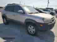 2008 Hyundai Tucson SE z VIN KM8JN12D98U916056, wystawiony jako Copart lot #72549324 z przebiegiem 184 863 mil mil oraz Czysty tytuł • Clean title. Historia ofert i sprzedaży dostępna na DreamBid. Obrazek 4.