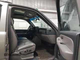 ✅ 2002 Chevrolet Suburban Z71 • VIN: 3GNFK16Z72G326643 • Лот: 42305766. Опубликован ранее на IAAI с пробегом 244 434 миль. Бесплатный доступ к архиву аукционных продаж из США и подробный отчёт об истории автомобиля на DreamBid. Изображение 5.