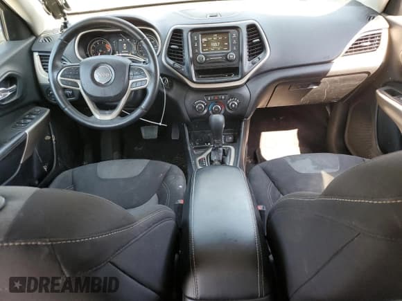 ✅ 2018 Jeep Cherokee Latitude • VIN: 1C4PJLCX6JD510286 • Lot: 66153525. Listed on Copart with 196,507 mi. Free auction sales archive from the USA and detailed vehicle history report at DreamBid. Image 8.