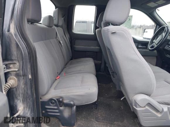 ✅ 2013 Ford F-150 XL • VIN: 1FTFX1EF6DKF24059 • Lot: 43727778. Wystawiony na IAAI z przebiegiem 178 836 mil. Bezpłatny archiwum sprzedaży aukcyjnych z USA i szczegółowy raport historii pojazdu na DreamBid. Zdjęcie 8.