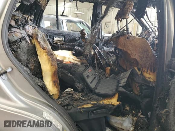 ✅ 2005 Mercedes-Benz M 500 • VIN: 4JGAB75E85A535327 • Lot: 51162745. Listed on Copart with Not provided. Free auction sales archive from the USA and detailed vehicle history report at DreamBid. Image 11.