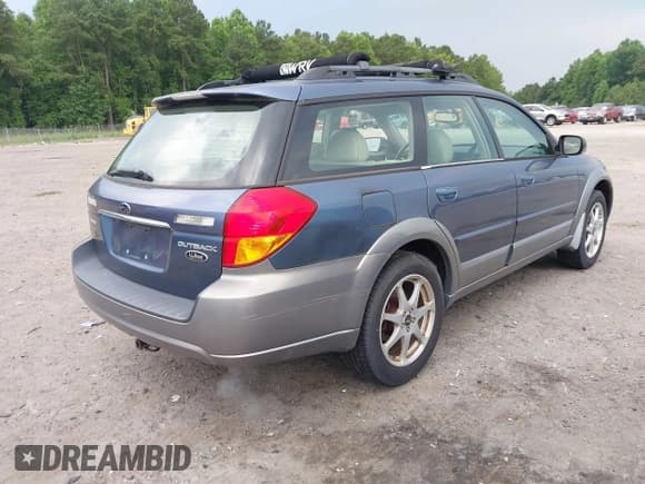 ✅ 2005 Subaru Legacy Outback L.L. Bean • VIN: 4S4BP86C354367541 • Lot: 42582542. Listed on IAAI with 219,501 mi. Free auction sales archive from the USA and detailed vehicle history report at DreamBid. Image 4.