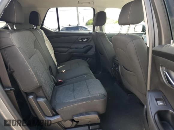 ✅ 2020 Chevrolet Traverse LS • VIN: 1GNERFKWXLJ174924 • Lot: 71939174. Wystawiony na Copart z przebiegiem 82 695 mil. Bezpłatny archiwum sprzedaży aukcyjnych z USA i szczegółowy raport historii pojazdu na DreamBid. Zdjęcie 11.