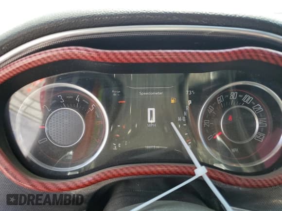 ✅ 2015 Dodge Challenger R/T Plus • VIN: 2C3CDZBTXFH889069 • Lot: 63397564. Wystawiony na Copart z przebiegiem 126 015 mil. Bezpłatny archiwum sprzedaży aukcyjnych z USA i szczegółowy raport historii pojazdu na DreamBid. Zdjęcie 9.