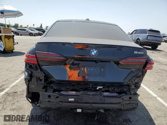 ✅ 2025 BMW 5 Series 530i • VIN: WBA43FJ0XSCU18669 • Lot: 62602305. Listed on Copart with 10,020 mi. Free auction sales archive from the USA and detailed vehicle history report at DreamBid. Image 6.