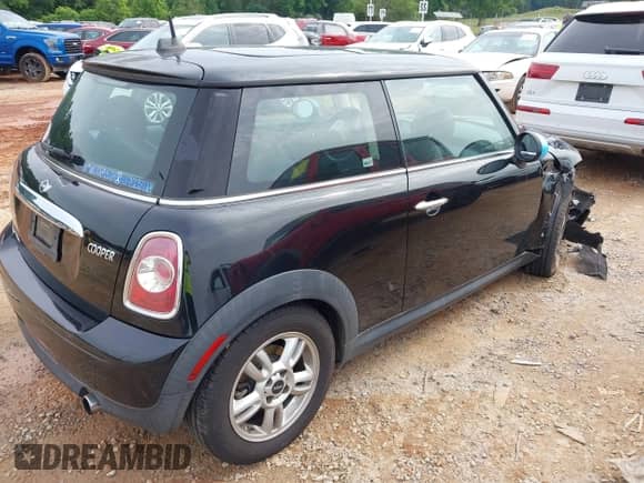 2012 MINI Hardtop с VIN WMWSU3C58CT540024, выставлен на аукционе IAAI как лот 42365569 с пробегом 103 274 миль миль и . История ставок и продаж доступна на DreamBid. Изображение 4.