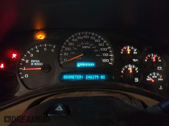 ✅ 2004 Chevrolet Suburban LT • VIN: 1GNFK16Z54J124627 • Лот: 51270935. Опубликован ранее на Copart с пробегом 246 179 миль. Бесплатный доступ к архиву аукционных продаж из США и подробный отчёт об истории автомобиля на DreamBid. Изображение 9.