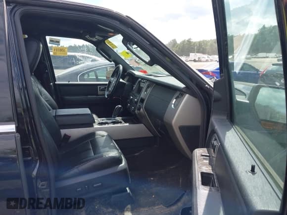 ✅ 2017 Ford Expedition Max Limited • VIN: 1FMJK2AT2HEA61427 • Lot: 42759145. Listed on IAAI with 134,450 mi. Free auction sales archive from the USA and detailed vehicle history report at DreamBid. Image 5.