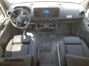 ✅ 2023 Mercedes-Benz Sprinter Cargo • VIN: W1Y40BHYXPT146045 • Лот: 65783765. Опубликован ранее на Copart с пробегом 50 460 миль. Бесплатный доступ к архиву аукционных продаж из США и подробный отчёт об истории автомобиля на DreamBid. Изображение 8.