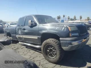 ✅ 2005 Chevrolet Silverado 1500 LS • VIN: 1GCEC19V45Z102180 • Лот: 77448024. Опубликован ранее на Copart с пробегом Не указан. Бесплатный доступ к архиву аукционных продаж из США и подробный отчёт об истории автомобиля на DreamBid. Изображение 4.