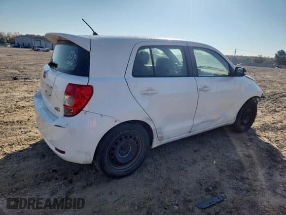 ✅ 2011 Scion xD • VIN: JTKKU4B44B1013070 • Lot: 91657975. Listed on Copart with 208,419 mi. Free auction sales archive from the USA and detailed vehicle history report at DreamBid. Image 3.