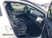 ✅ 2021 Toyota C-HR LE • VIN: JTNKHMBX6M1120819 • Lot: 42757320. Wystawiony na IAAI z przebiegiem 42 494 mil. Bezpłatny archiwum sprzedaży aukcyjnych z USA i szczegółowy raport historii pojazdu na DreamBid. Zdjęcie 5.