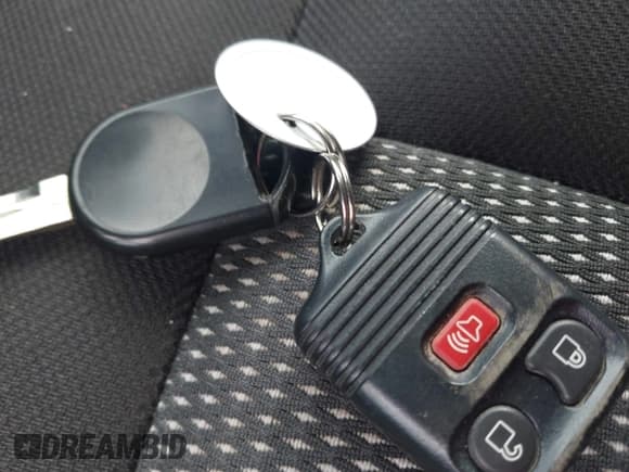 ✅ 2005 Ford F-150 XLT • VIN: 1FTPX14585NB53497 • Lot: 42915851. Listed on IAAI with 205,073 mi. Free auction sales archive from the USA and detailed vehicle history report at DreamBid. Image 11.