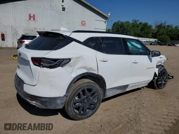 ✅ 2024 Chevrolet Blazer LT • VIN: 3GNKBJRS8RS239600 • Lot: 63277605. Listed on Copart with 17,063 mi. Free auction sales archive from the USA and detailed vehicle history report at DreamBid. Image 3.