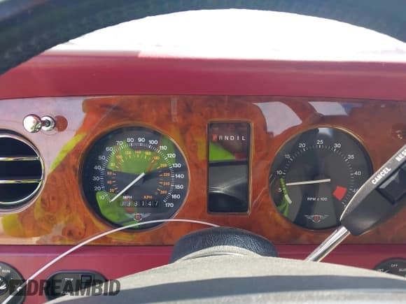 ✅ 1990 Bentley Turbo R • VIN: SCBZR03DXLCX32699 • Lot: 42960582. Wystawiony na IAAI z przebiegiem 38 147 mil. Bezpłatny archiwum sprzedaży aukcyjnych z USA i szczegółowy raport historii pojazdu na DreamBid. Zdjęcie 7.