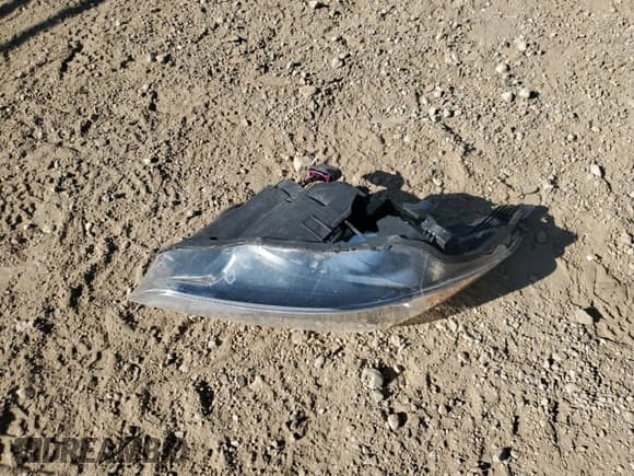 ✅ 2018 Ford Focus SE • VIN: 1FADP3K25JL218762 • Лот: 84750385. Опубликован ранее на Copart с пробегом 99 353 миль. Бесплатный доступ к архиву аукционных продаж из США и подробный отчёт об истории автомобиля на DreamBid. Изображение 12.