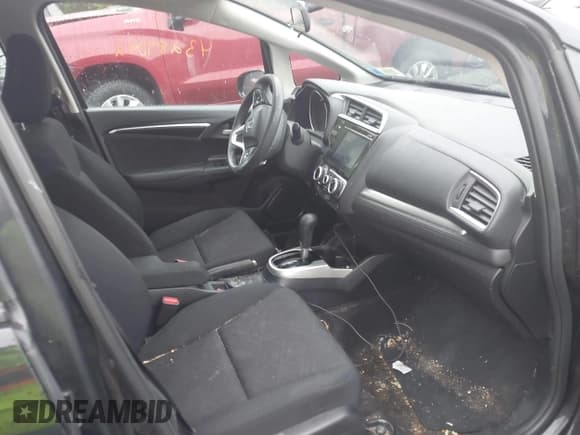 ✅ 2015 Honda Fit EX-L • VIN: 3HGGK5H85FM701849 • Lot: 43289092. Wystawiony na IAAI z przebiegiem 300 000 mil. Bezpłatny archiwum sprzedaży aukcyjnych z USA i szczegółowy raport historii pojazdu na DreamBid. Zdjęcie 5.