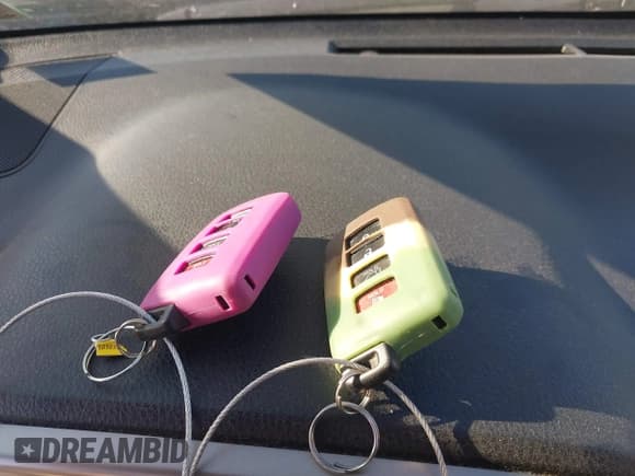 ✅ 2015 Toyota RAV4 Limited • VIN: JTMDFREV3FJ039497 • Lot: 43576038. Wystawiony na IAAI z przebiegiem 185 295 mil. Bezpłatny archiwum sprzedaży aukcyjnych z USA i szczegółowy raport historii pojazdu na DreamBid. Zdjęcie 11.