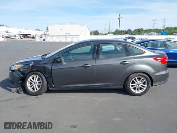 ✅ 2015 Ford Focus SE • VIN: 1FADP3F20FL343430 • Lot: 43663731. Wystawiony na IAAI z przebiegiem 141 913 mil. Bezpłatny archiwum sprzedaży aukcyjnych z USA i szczegółowy raport historii pojazdu na DreamBid. Zdjęcie 14.