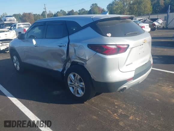 2021 Chevrolet Blazer LT z VIN 3GNKBCR4XMS566635, wystawiony jako IAAI lot #43414254 z przebiegiem 14 411 mil mil oraz . Historia ofert i sprzedaży dostępna na DreamBid. Obrazek 3.