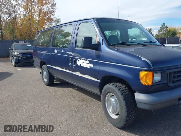 ✅ 2006 Ford Econoline Passenger XL • VIN: 1FBSS31L56DA81466 • Lot: 43577401. Wystawiony na IAAI z przebiegiem 173 282 mil. Bezpłatny archiwum sprzedaży aukcyjnych z USA i szczegółowy raport historii pojazdu na DreamBid. Zdjęcie 6.