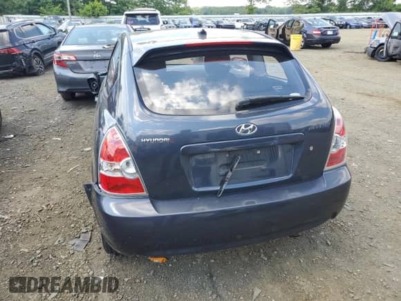 2011 Hyundai Accent GS z VIN KMHCM3AC7BU195100, wystawiony jako Copart lot #59660864 z przebiegiem 158 959 mil mil oraz Szkoda całkowita • Salvage title. Historia ofert i sprzedaży dostępna na DreamBid. Obrazek 6.