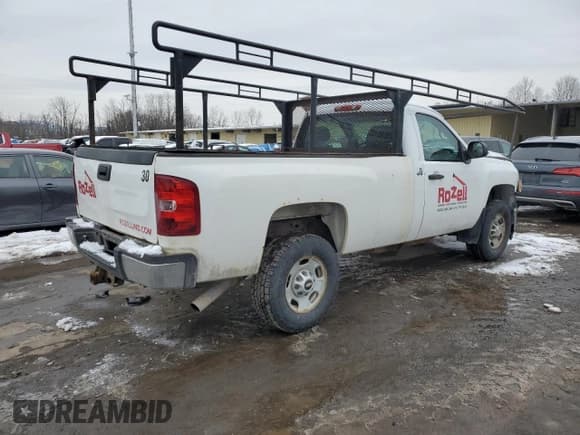 ✅ 2014 Chevrolet Silverado 2500HD Work Truck • VIN: 1GC0KVCG6EF166902 • Lot: 45173735. Wystawiony na Copart z przebiegiem 210 910 mil. Bezpłatny archiwum sprzedaży aukcyjnych z USA i szczegółowy raport historii pojazdu na DreamBid. Zdjęcie 3.