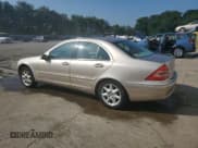 ✅ 2002 Mercedes-Benz C 230/260/280/320 • VIN: WDBRF61J42F247052 • Лот: 66269535. Опубликован ранее на Copart с пробегом 117 835 миль. Бесплатный доступ к архиву аукционных продаж из США и подробный отчёт об истории автомобиля на DreamBid. Изображение 2.
