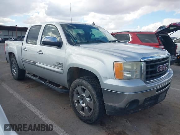 ✅ 2011 GMC Sierra 1500 SLE • VIN: 3GTP1VE01BG177608 • Lot: 43384343. Wystawiony na IAAI z przebiegiem 306 861 mil. Bezpłatny archiwum sprzedaży aukcyjnych z USA i szczegółowy raport historii pojazdu na DreamBid. Zdjęcie 13.