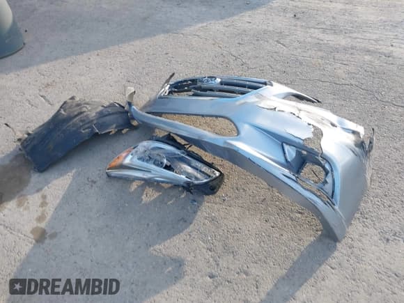 ✅ 2015 Subaru Legacy Limited • VIN: 4S3BNAJ61F3010904 • Lot: 43485600. Wystawiony na IAAI z przebiegiem 110 742 mil. Bezpłatny archiwum sprzedaży aukcyjnych z USA i szczegółowy raport historii pojazdu na DreamBid. Zdjęcie 12.