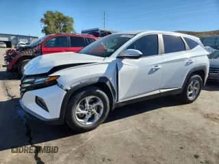 2022 Hyundai Tucson SE z VIN 5NMJACAE6NH052026, wystawiony jako Copart lot #81042325 z przebiegiem 23 463 mil mil oraz Szkoda całkowita • Salvage title. Historia ofert i sprzedaży dostępna na DreamBid. Obrazek 1.