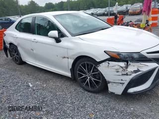 ✅ 2022 Toyota Camry Hybrid SE • VIN: 4T1G31AK9NU038141 • Lot: 42871003. Listed on IAAI with 31,918 mi. Free auction sales archive from the USA and detailed vehicle history report at DreamBid. Image 1.