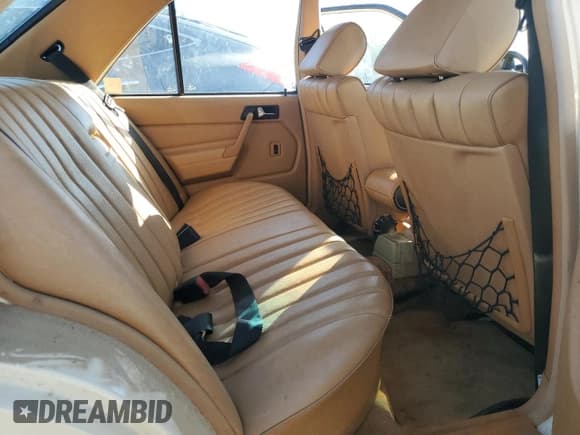 ✅ 1986 Mercedes-Benz 190 E • VIN: WDBDA24D0GF181761 • Lot: 87775085. Listed on Copart with 38,039 mi. Free auction sales archive from the USA and detailed vehicle history report at DreamBid. Image 10.