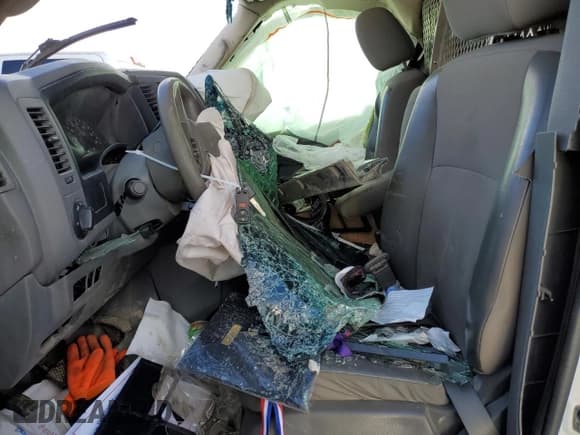 ✅ 2017 Nissan NV Cargo SV • VIN: 1N6BF0KY1HN807309 • Lot: 79271234. Listed on Copart with Not provided. Free auction sales archive from the USA and detailed vehicle history report at DreamBid. Image 7.