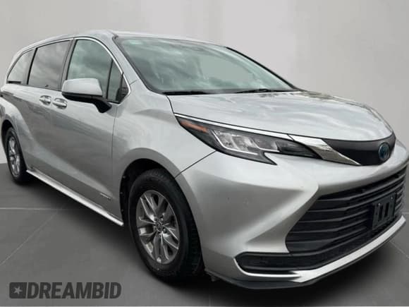 ✅ 2021 Toyota Sienna LE • VIN: 5TDKSKFC4MS036339 • Lot: 92942915. Listed on Copart with 203,232 mi. Free auction sales archive from the USA and detailed vehicle history report at DreamBid. Image 1.