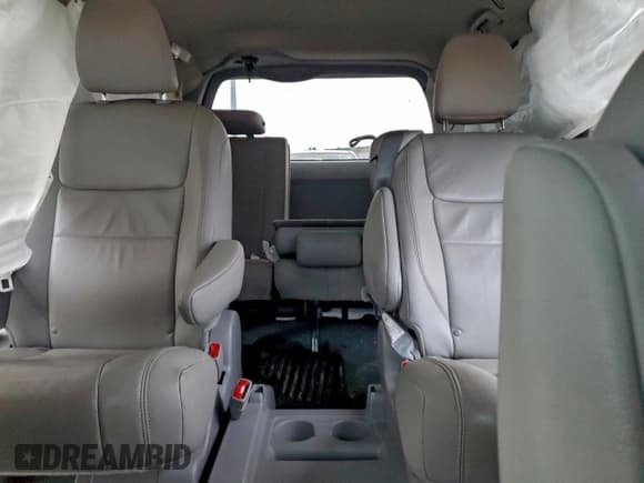 ✅ 2017 Toyota Sienna XLE • VIN: 5TDYZ3DC6HS860394 • Lot: 94223275. Listed on Copart with Not provided. Free auction sales archive from the USA and detailed vehicle history report at DreamBid. Image 10.