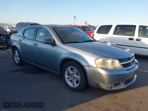 ✅ 2010 Dodge Avenger R/T • VIN: 1B3CC5FB8AN121942 • Lot: 41587003. Wystawiony na IAAI z przebiegiem 135 057 mil. Bezpłatny archiwum sprzedaży aukcyjnych z USA i szczegółowy raport historii pojazdu na DreamBid. Zdjęcie 1.