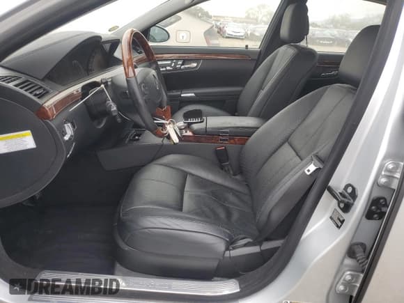 ✅ 2008 Mercedes-Benz S 550 • VIN: WDDNG71X58A200566 • Лот: 93661435. Опубликован ранее на Copart с пробегом 97 292 миль. Бесплатный доступ к архиву аукционных продаж из США и подробный отчёт об истории автомобиля на DreamBid. Изображение 7.