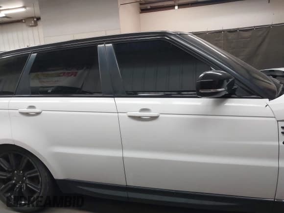 ✅ 2022 Land Rover Range Rover Sport HSE Silver Edition • VIN: SALWR2SU7NA234383 • Lot: 42195404. Listed on IAAI with 37,053 mi. Free auction sales archive from the USA and detailed vehicle history report at DreamBid. Image 12.