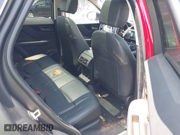 ✅ 2017 Jaguar F-Pace 35t Premium • VIN: SADCJ2BV6HA082969 • Lot: 42540467. Wystawiony na IAAI z przebiegiem 137 029 mil. Bezpłatny archiwum sprzedaży aukcyjnych z USA i szczegółowy raport historii pojazdu na DreamBid. Zdjęcie 8.