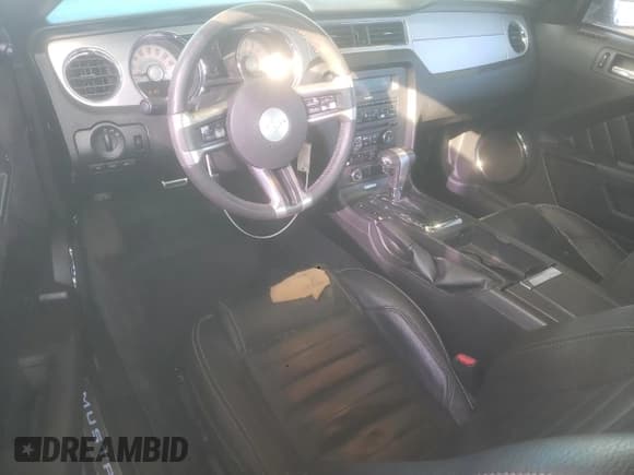 ✅ 2011 Ford Mustang V6 • VIN: 1ZVBP8AM4B5143556 • Lot: 89688855. Listed on Copart with 187,570 mi. Free auction sales archive from the USA and detailed vehicle history report at DreamBid. Image 8.